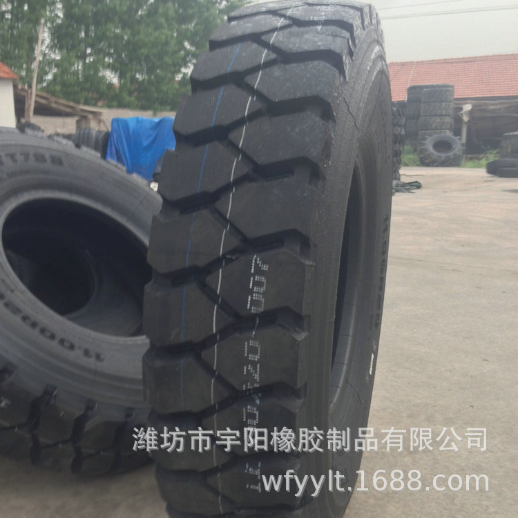 9.00/10.00/11.00/12.00 1200R20搅拌机翻斗车 全钢载重卡车轮胎