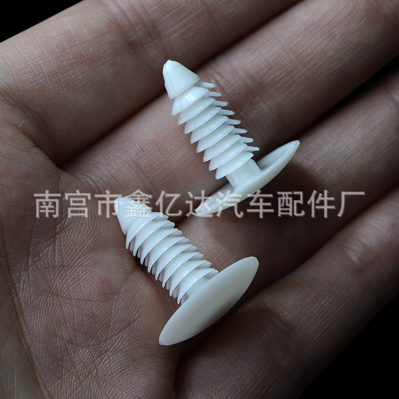 Accesorios del coche universal de nylon techo hebilla cubierta clip coche púas remache hebilla al por mayor A54