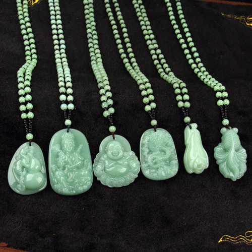 Aventurine sweater chain Aventurine Guanyin Buddha necklace Longguan Gong Golden Toad Pixiu light green necklace