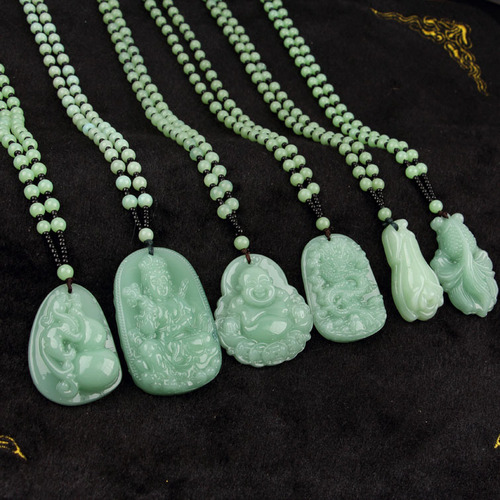 Aventurine sweater chain Aventurine Guanyin Buddha necklace Longguan Gong Golden Toad Pixiu light green necklace
