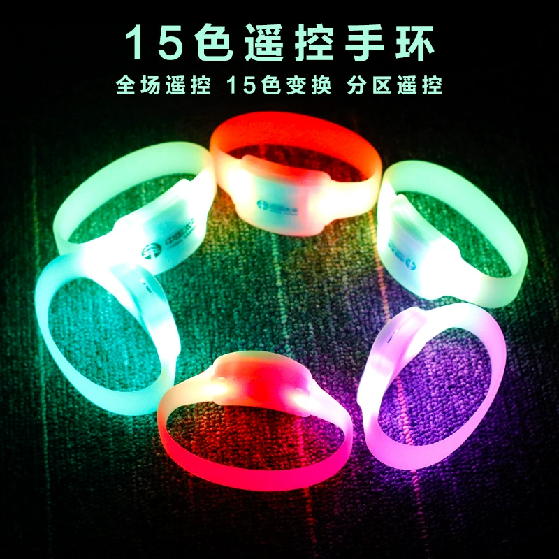 Fluorescence interactive flashing bracelet