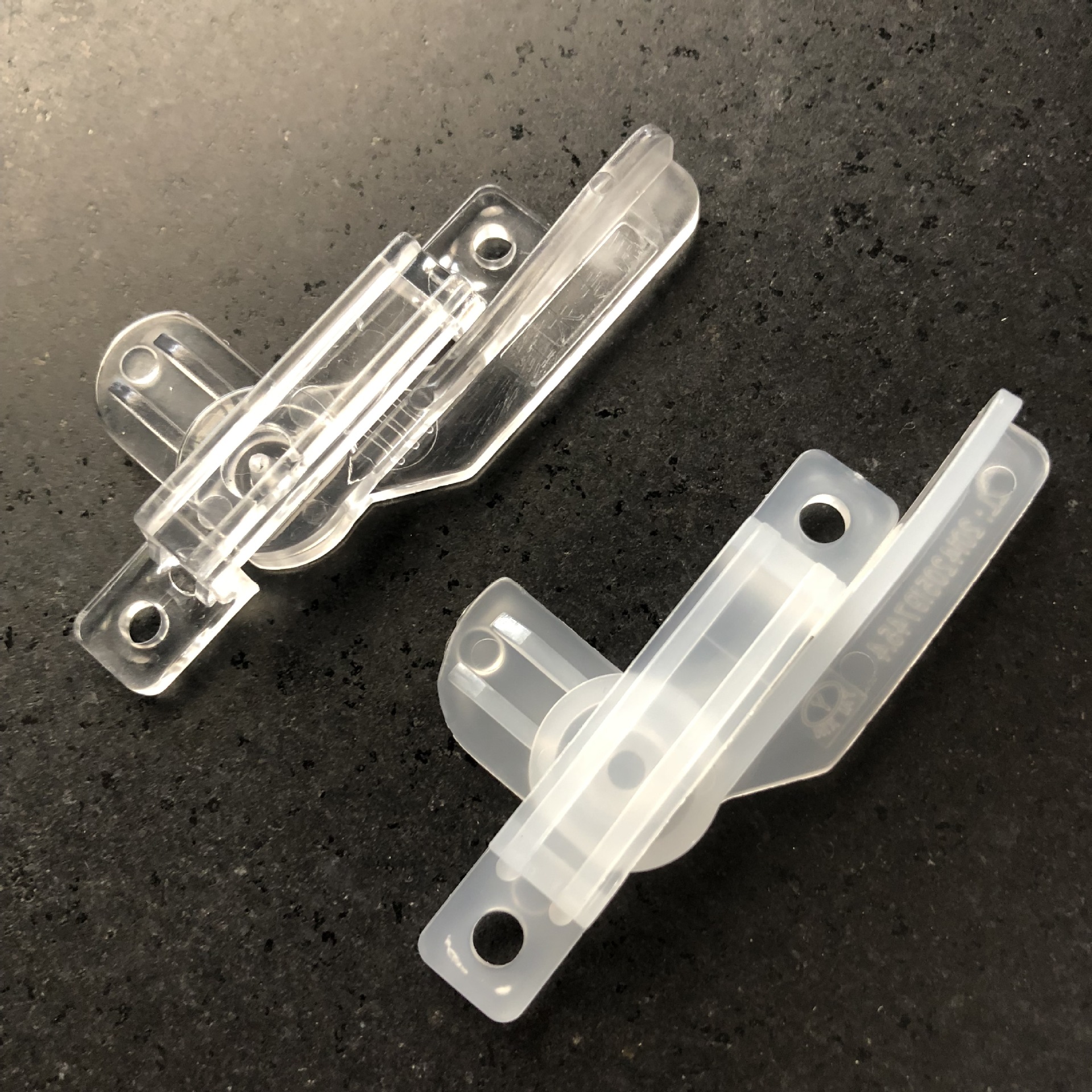 塑料卡脚厂家批发灯饰灯具配件塑料红/白/透明卡角 PP料卡角底盘