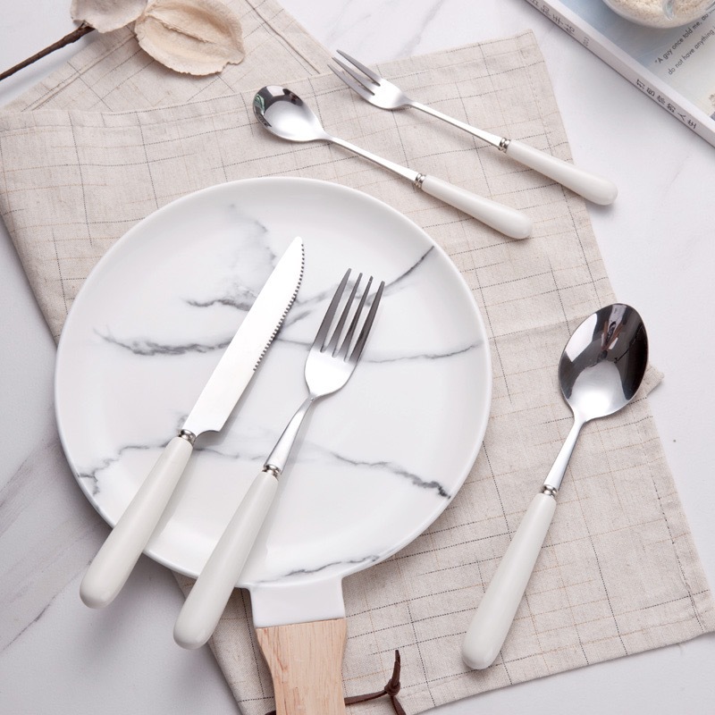 Vajilla occidental hogar cerámica cuchillo de acero inoxidable, tenedor y cuchara cuchillo de carne vajilla traje creativo occidental fruta tenedor y cuchara