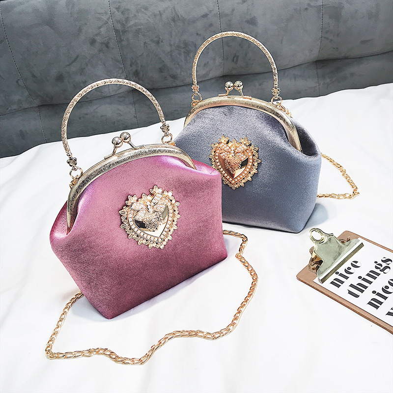 Autumn and winter New Gold Velvet Shell bag metal medal shoulder diagonal portable women's bag manufacturers