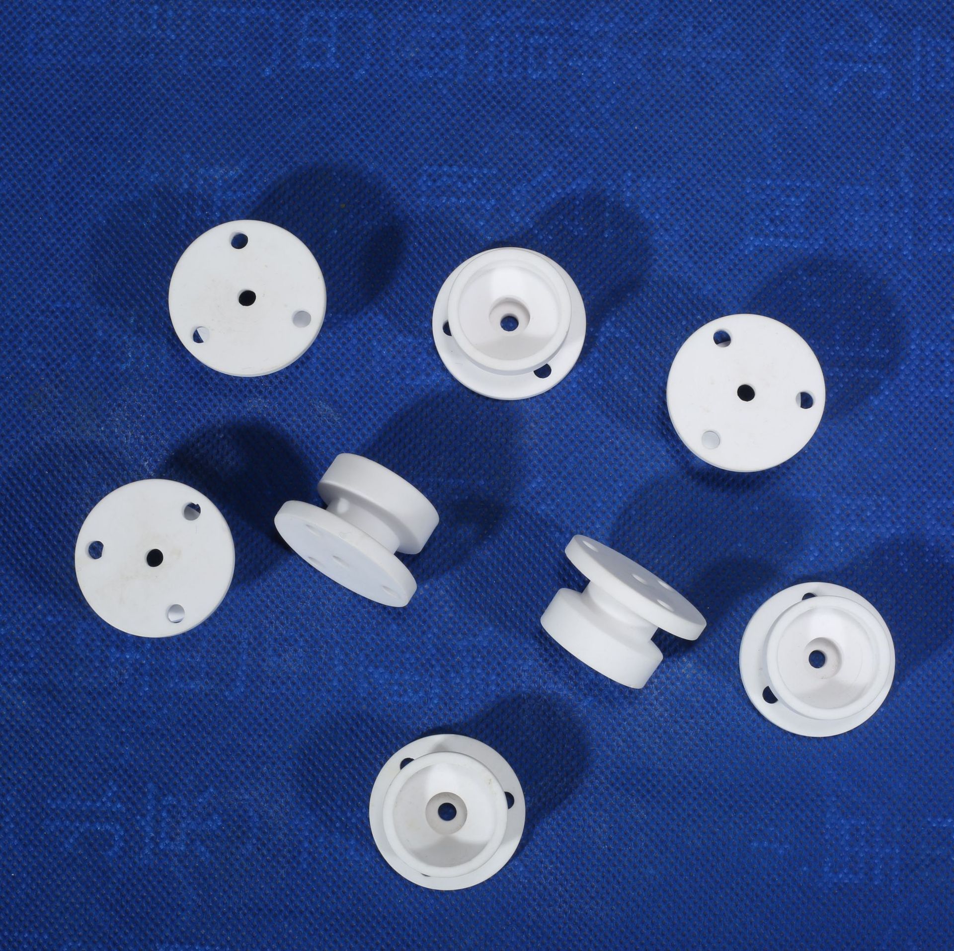 厂家生产LED陶瓷灯杯广告射灯陶瓷灯头陶瓷灯座