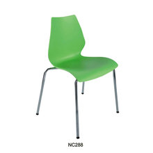 坚固耐用的可堆叠商务洽谈椅批发 会议室钢脚塑料面靠背塑料椅子