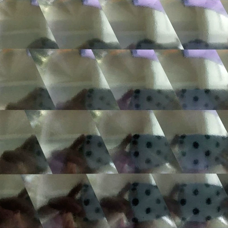 Производитель настраивает маску для кошачьих глаз из ПЭТ, призматическую пленку с маленькими квадратными линзами, голографическую позиционирующую алюминизированную композитную пленку с защитой от подделок.