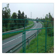 广州双边丝护栏网 小区球场圈地护栏网隔离防护铁丝网 ！价格优惠