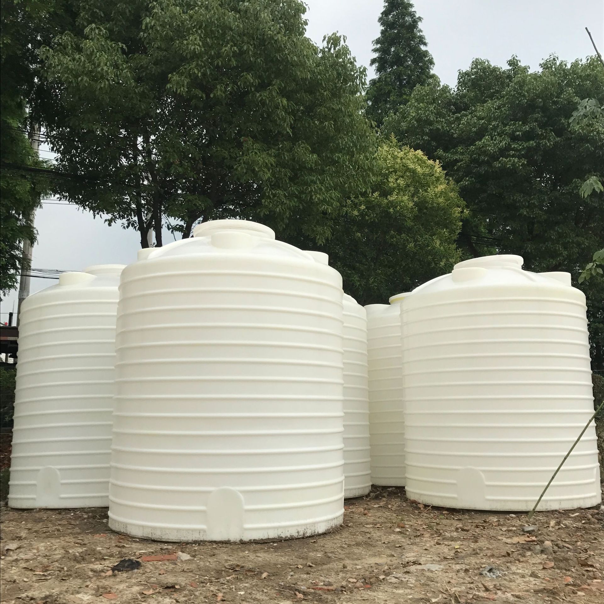 厂家直供湖州15吨盐酸储罐耐腐蚀次氯酸钠塑料pe水箱防紫外线水塔