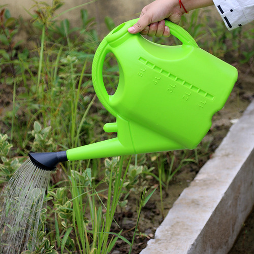 Plastic watering kettle large capacity long mouth thickened shower watering kettle vegetable blow molding watering kettle shower gardening household