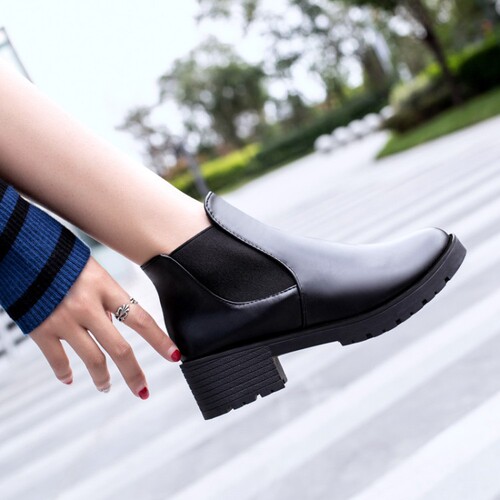 2018 autumn and winter new student square heel short boots Chelsea British style Korean style round toe Martin boots trendy