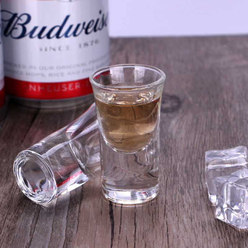 Copa de vino pequeña una taza de vino blanco vidrio hogar creativo espíritus vidrio KTV vidrio pequeño tamaño bala taza de vino al por mayor