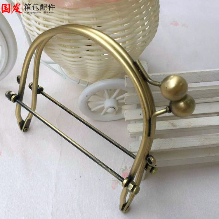 15.5cm de alambre de hierro bolso de mano mano oro al por mayor clásico portátil de cuatro colores bolso con bisagras opcional