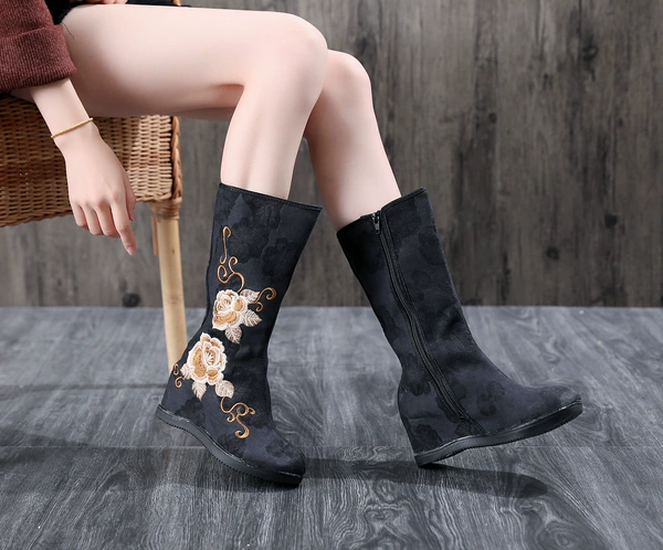 Black single boots