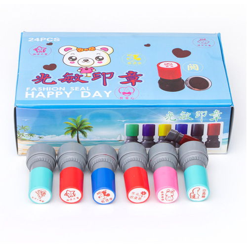 Teachers use photosensitive children's cartoon small seals to encourage and reward seals, student stationery, comments, teacher praises