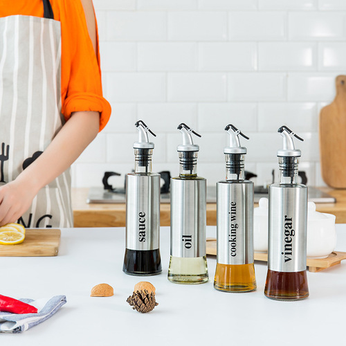 New creative stainless steel seasoning bottle leak-proof soy sauce bottle kitchen seasoning set home kitchen glass oil pot