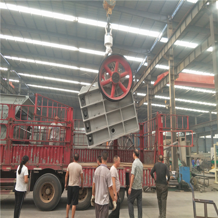 求购颚式破碎机 各种型号移动岩石破碎机 石灰石颚式破碎机厂家
