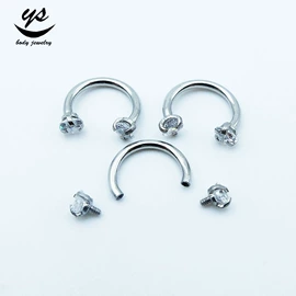 耳钉;唇饰;耳环