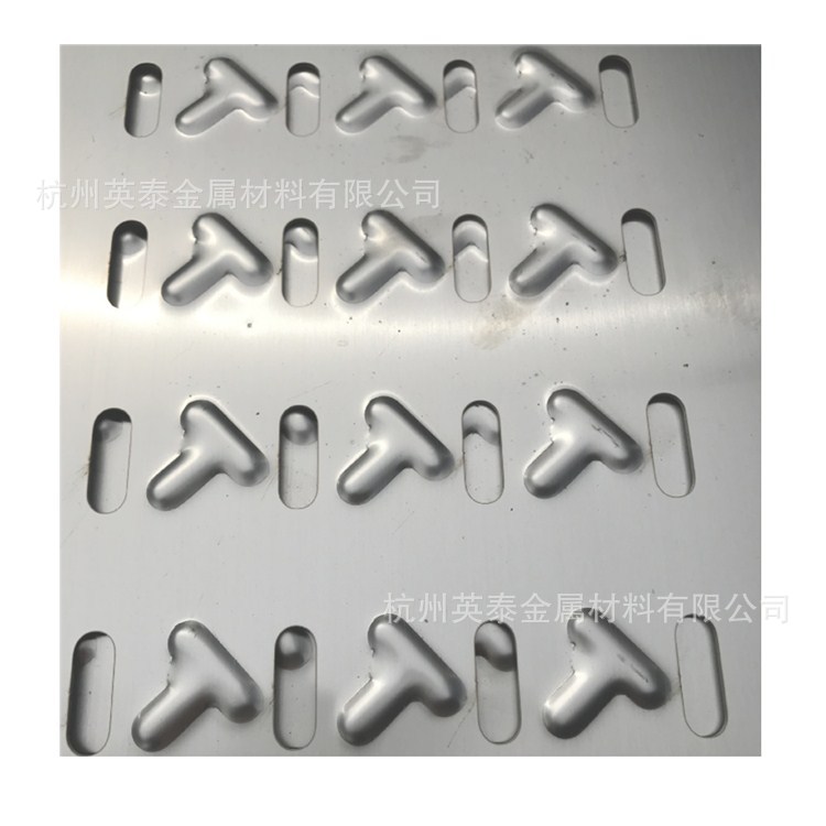 厂家便宜批发304压花不锈钢，304冲孔板，现货供应