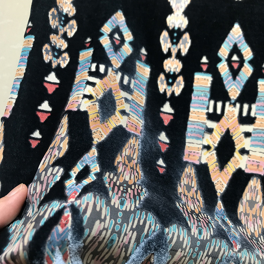 长期供应桑蚕丝绒 锦粘绒 烂花绡底版桑蚕丝锦纶丝涤纶三合一布料