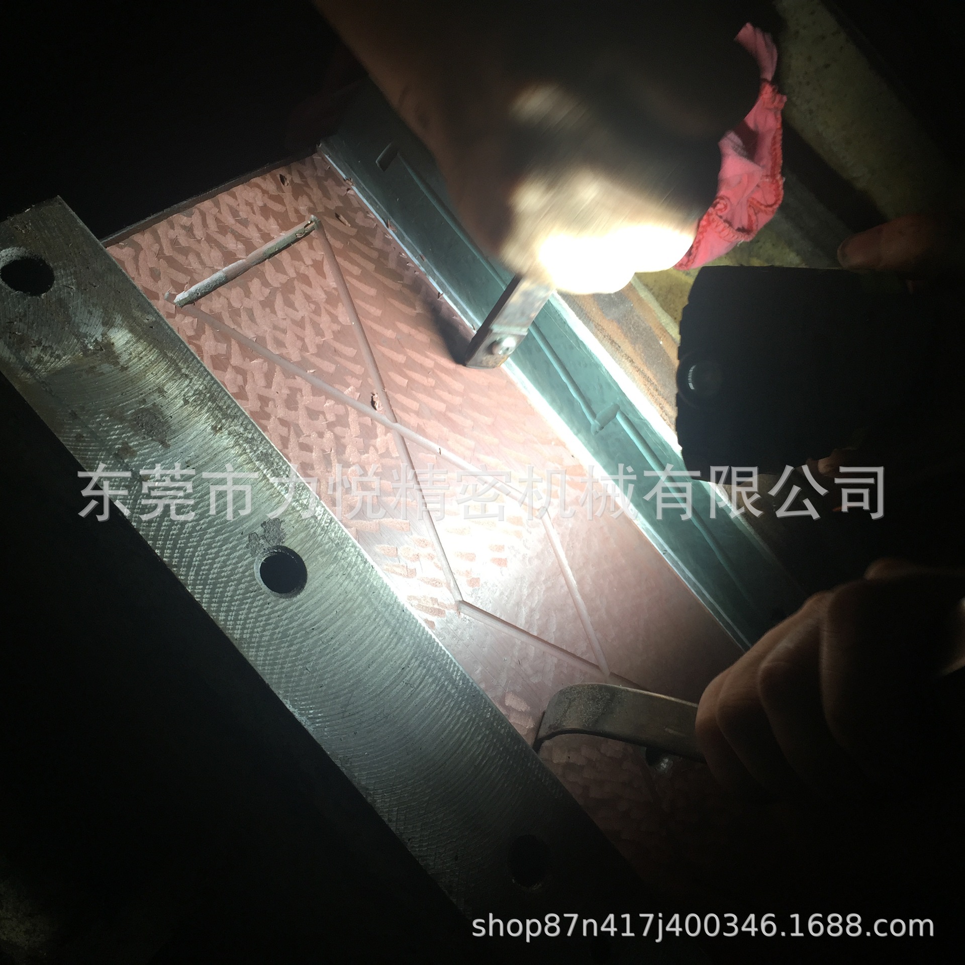 东莞专业维修CNC数控加工中心电脑锣铣床车床 维修 维护