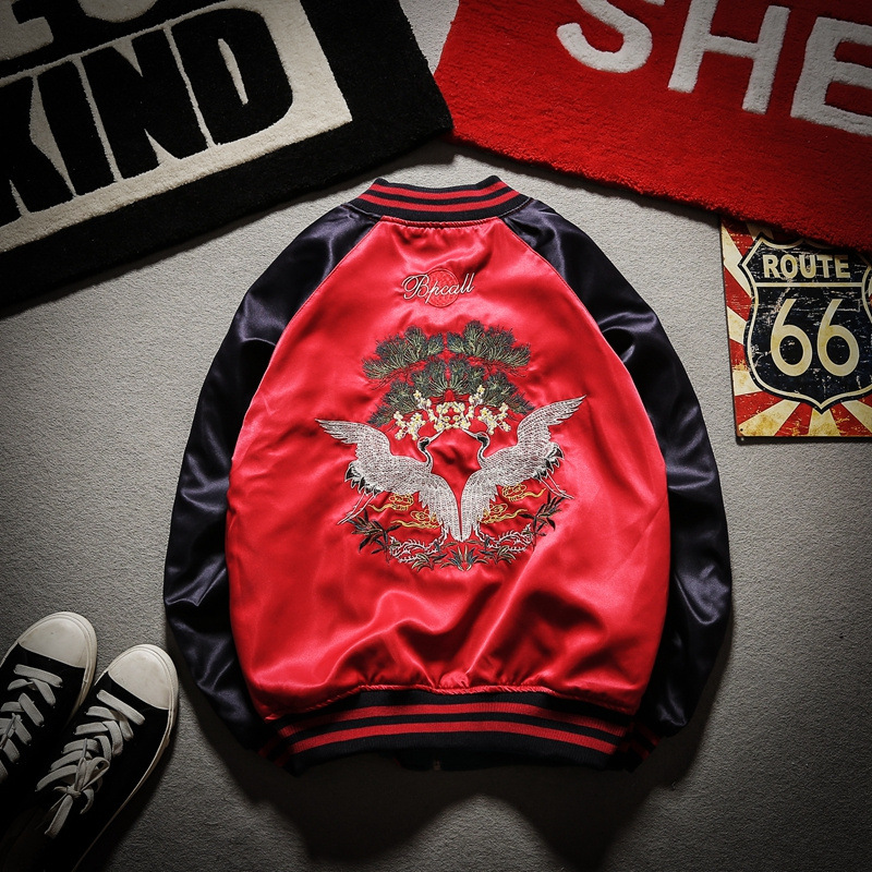 Otoño abeja chaqueta bordada estilo coreano de las mujeres uniforme de béisbol suelto de doble cara desgaste estudiante BF Harajuku estilo de doble cara desgaste chaqueta hombres
