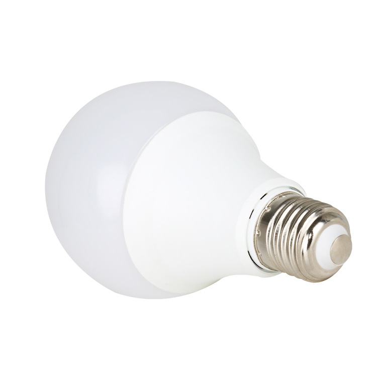 Fábrica al por mayor bolsa de plástico de aluminio bombilla LED luz amarilla luz blanca Super brillante Lámpara de ahorro de energía E27 tornillo bayoneta lámpara de bombilla doméstica