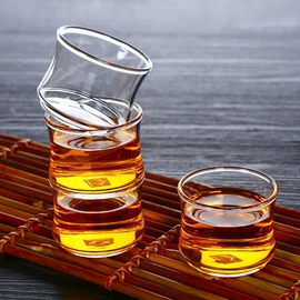 玻璃杯;茶壶;茶叶罐