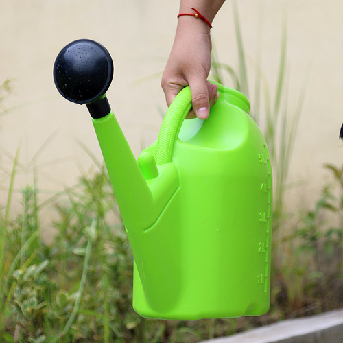 Plastic watering kettle large capacity long mouth thickened shower watering kettle vegetable blow molding watering kettle shower gardening household