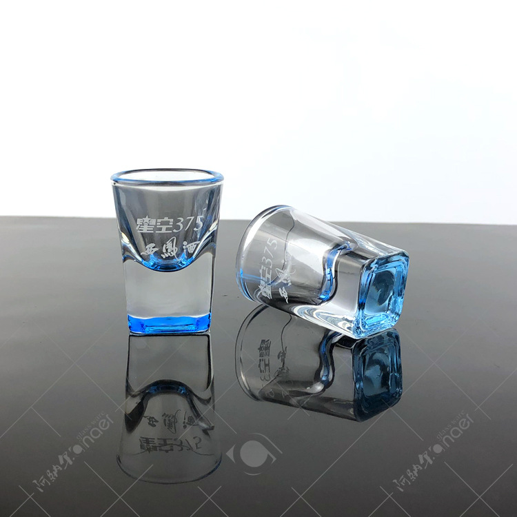 制定批发透明无铅水晶玻璃厚底品酒杯西凤广告促销小四方型小酒杯
