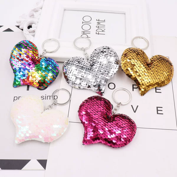 New double-sided reflective Sequin Love keychain heart-shaped sequin bag pendant car keychain