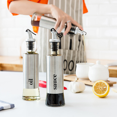 New creative stainless steel seasoning bottle leak-proof soy sauce bottle kitchen seasoning set home kitchen glass oil pot