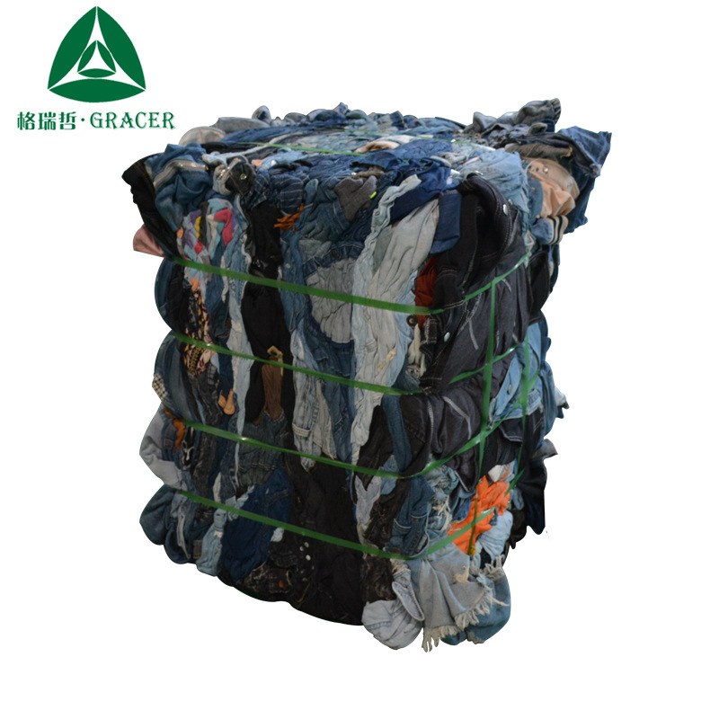 中国旧服装旧包包批发印度 朝鲜现货牛仔衣服开花开松再生棉原料