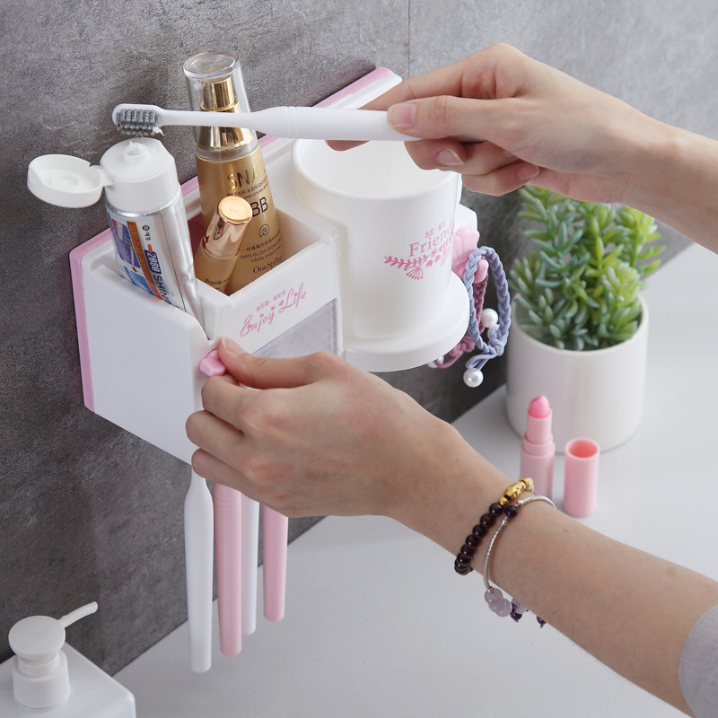 卫生间吸壁式牙刷架牙刷杯置物架套装收纳架防尘洗漱挤牙膏器套装