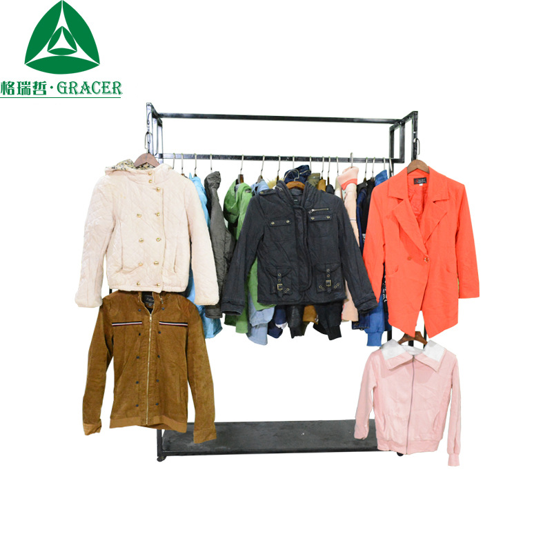 二手服装jacket出口挪威 文莱100kg打包男女厚夹克棉料低价按斤卖