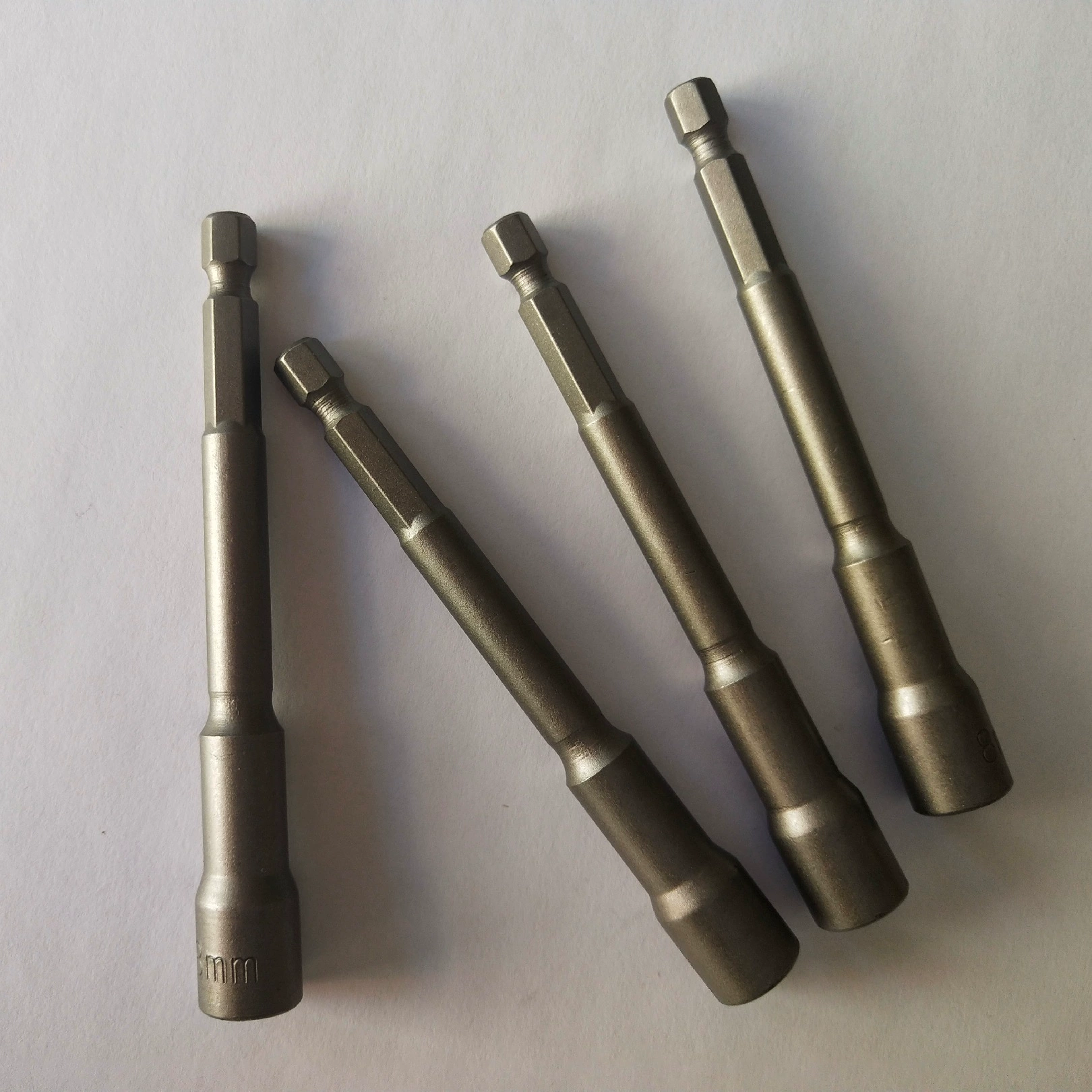 Удлиненная головка втулки воздушной партии Самосверлящий винт Специальный пневматический внешний шестигранник Рукав для электродрели с магнитом