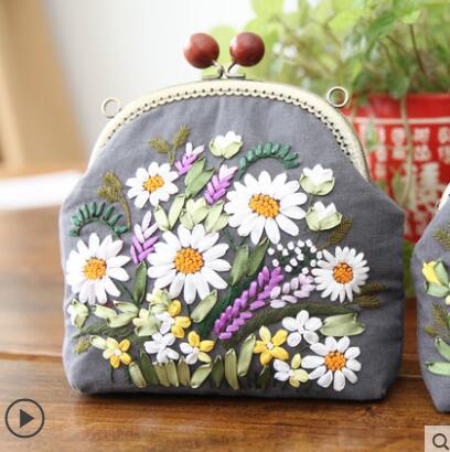 Bolso de oro bordado europeo bolsa de material hecho a mano DIY cinta bordado Suzhou bordado hecho a mano crossbody bolsa de tela