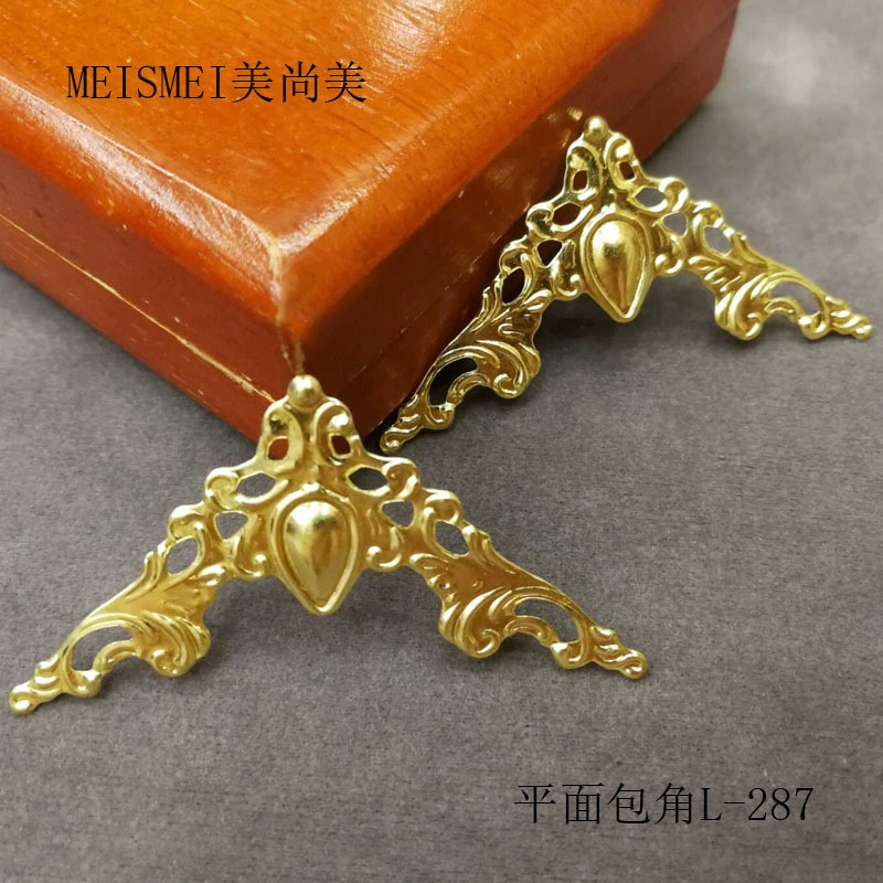 Античный китайский стиль желтый покрытием углу защиты двери шкафа камфора деревянный ящик угловой кусок китайской медицины кабинет декоративный цветок поверхности плоский угол код угол цветок Wrap угол