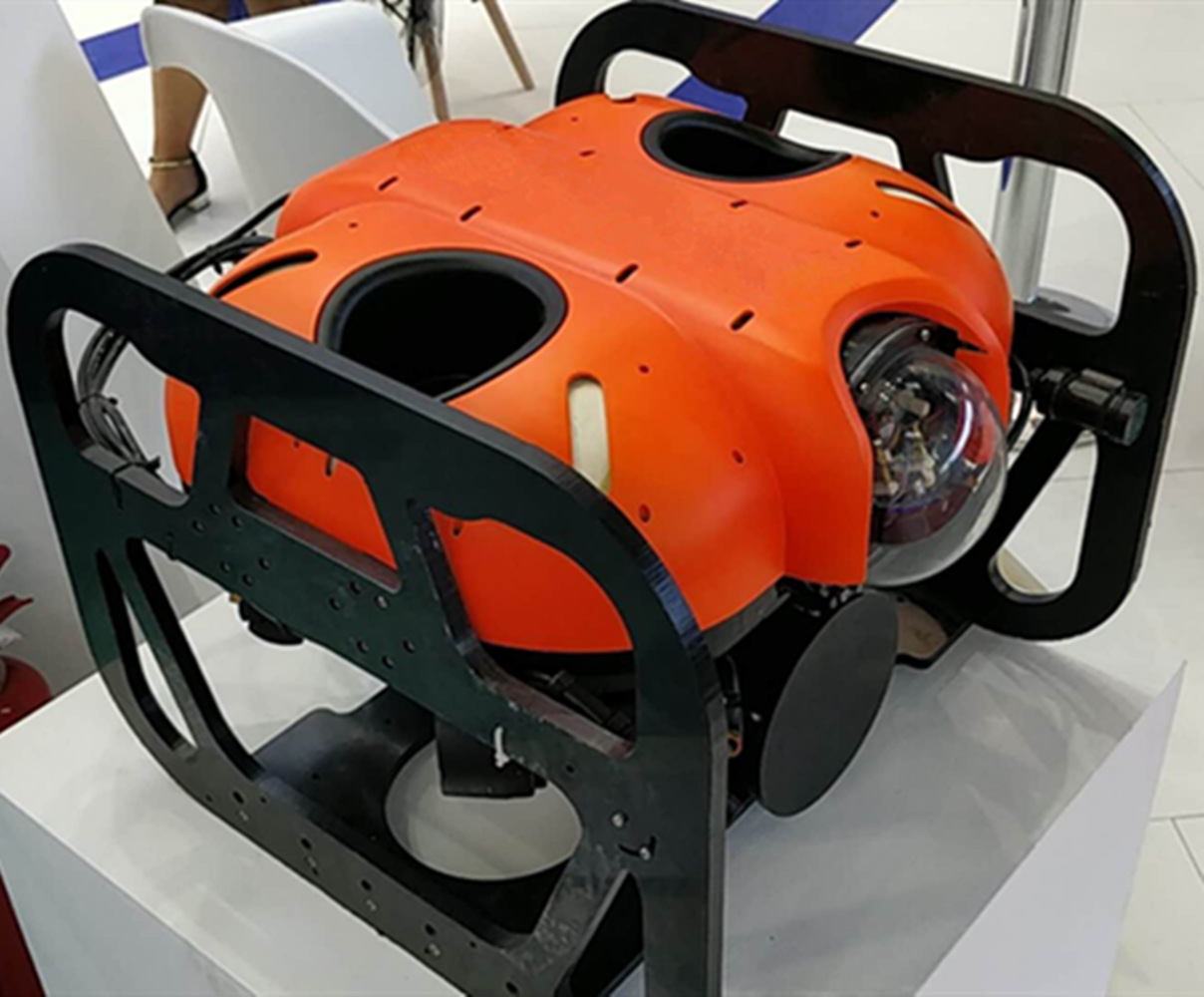 工业检测机300米深度潜水PC端控制水下探测检测机器海洋工程设备