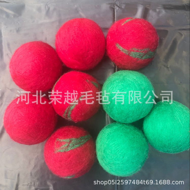 现货供应7.5cm红色 绿色羊毛球 彩色毡球 烘干球  地球图案