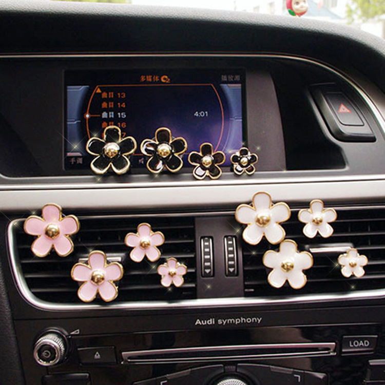亚马逊爆款女士车内饰花朵四件套香熏摆件汽车空调出风口香水夹