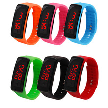 LED手环电子手表儿童学生运动硅胶手表男女通用果冻赠品夜光手表