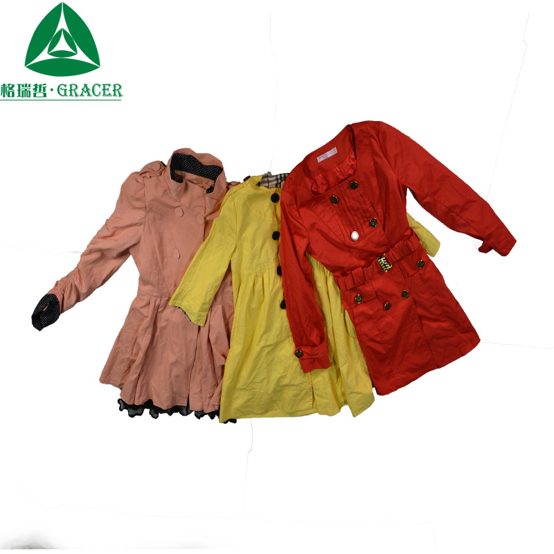 中国二手旧衣服40HQ整柜批发2018新款潮流品牌厚实棉质长袖大衣