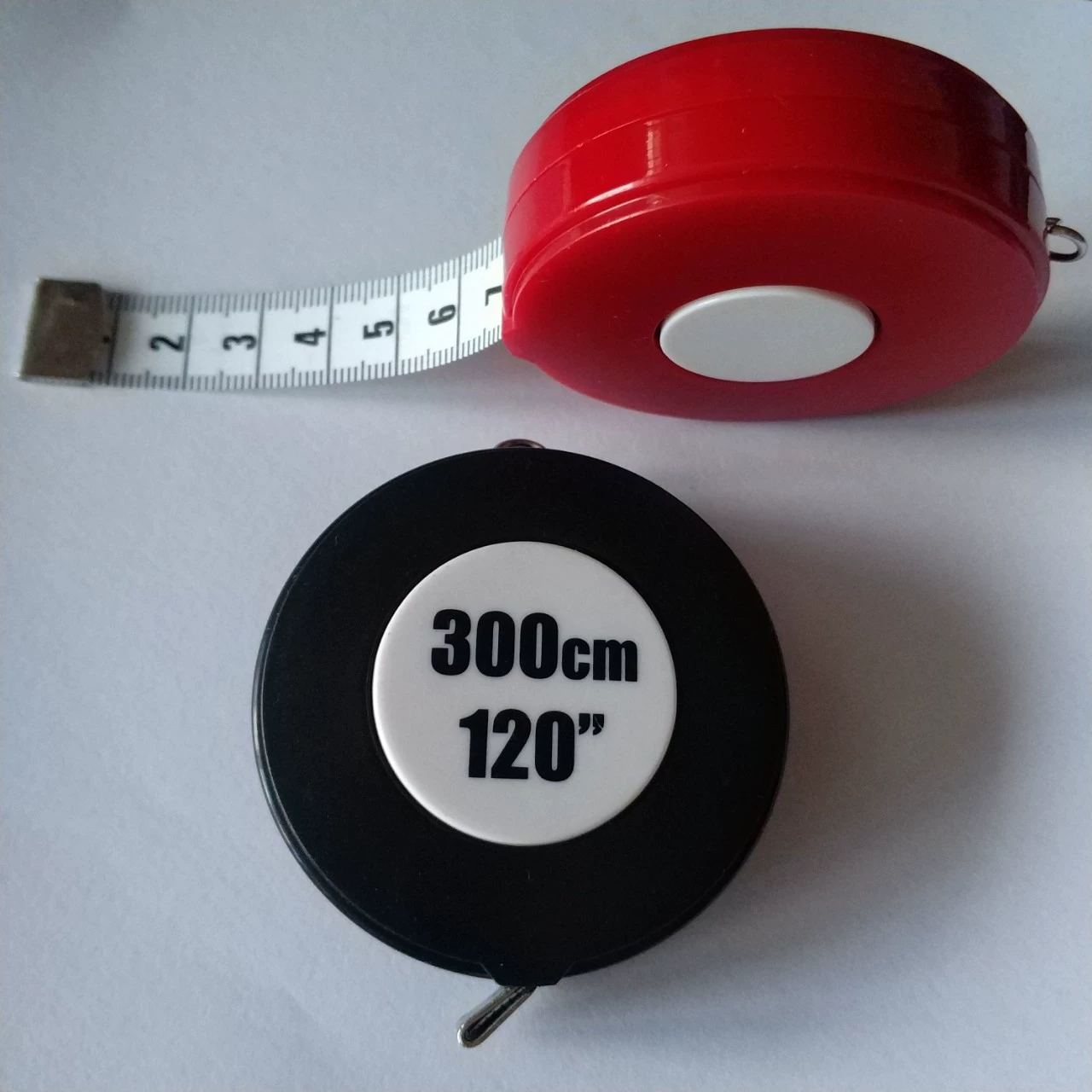 300 см Пластиковый корпус Кожаная рулетка черно-белая измерительная линейка