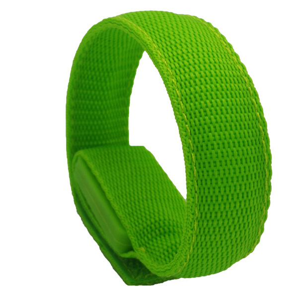 Fluorescence flashing bracelet