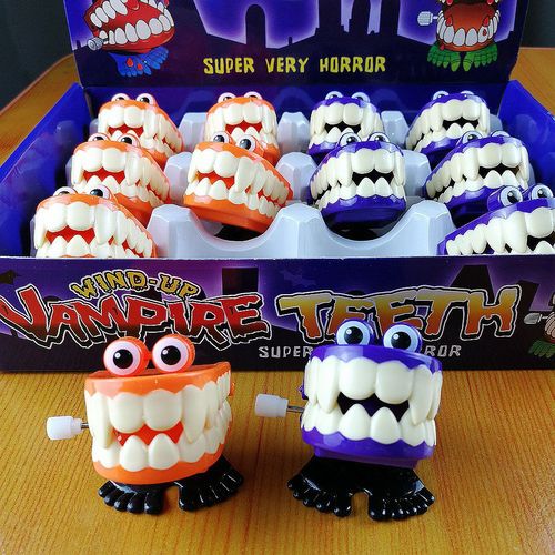 Novel and interesting clockwork jumping tooth ghost pumpkin skull Halloween clockwork small toy Santa Claus gift