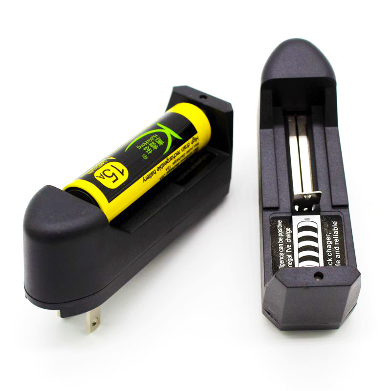 锂电池充电器 多功能单槽万能充 圆柱电池充电器 轻便小巧型 3.7V