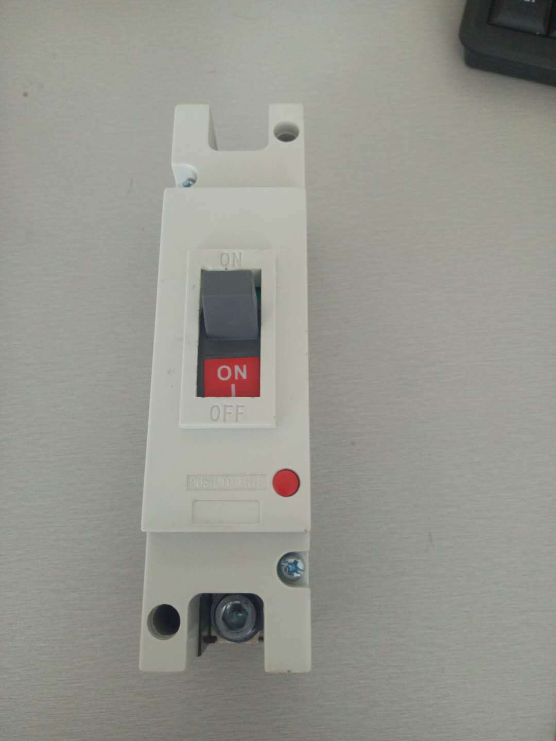 断路器3P过载短路保护塑壳断路器低压HMKM1-125/1P空气开关