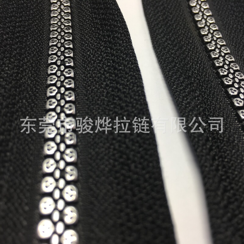 No. 5 skull resin tooth zipper No. 8 skull tooth glue tooth zipper