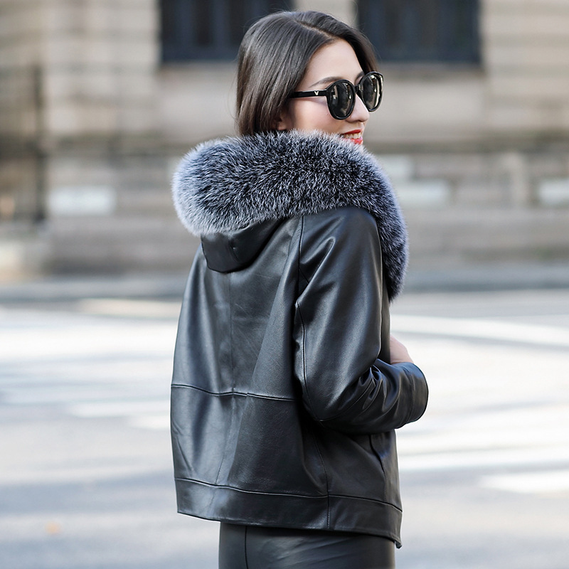 Fox Fur Collar Fur Outwear 2025 Winter New Genuine Leather down Jacket Women's Short Haining Leather Jacket Goatskin Jacket